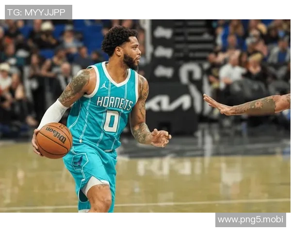 夏洛特黄蜂队通过交易梅森·普拉姆利获得了哪些资产？